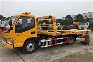 大安哪里有拖车服务